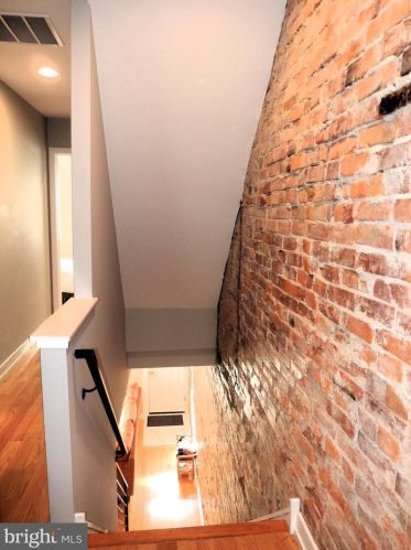 2423 Iseminger St, Philadelphia PA  19148-3517 exterior