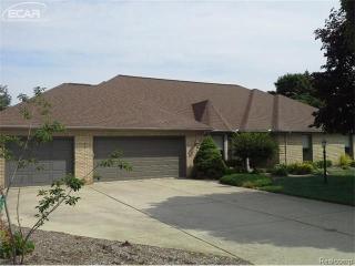 1154 Lake Valley Dr, Fenton, MI 48430-1230