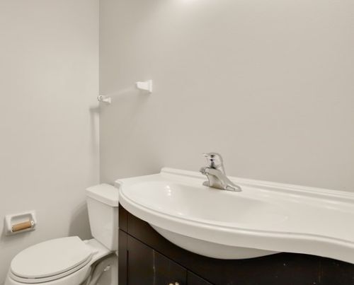 1715 Vlg Ct, Bull Valley IL 60014-2010 exterior