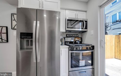 1709 Dorrance St, Philadelphia PA 19146-2911 exterior