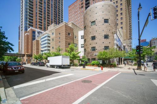 40 9th St, Chicago IL  60605-2137 exterior