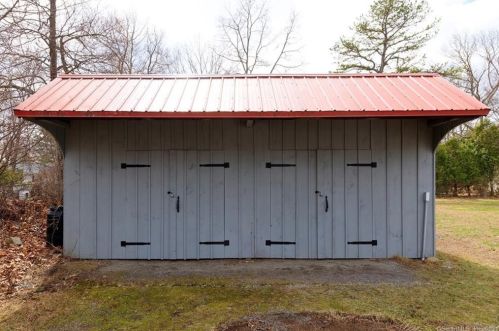 27 Seagrave St, Killingly CT 06239-4129 exterior