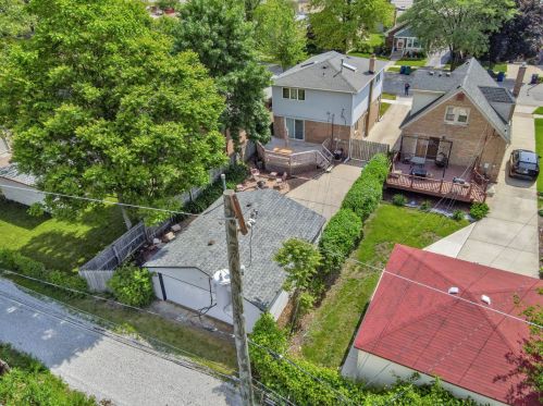 9114 Sawyer Ave, Chicago IL 60805-1640 exterior