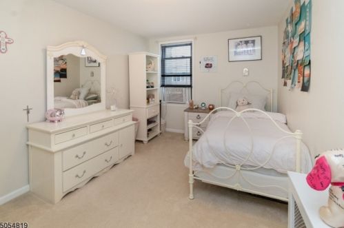 105 Cedar St, Livingston NJ 07039-4205 exterior