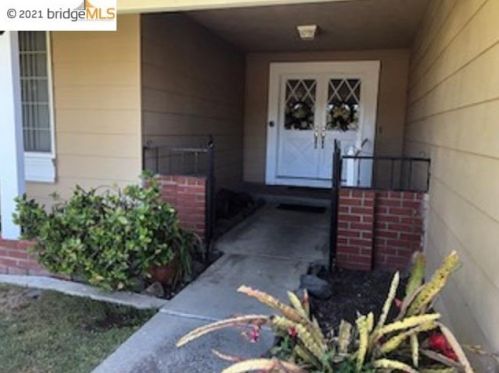 1820 Boxwood Dr, Concord, CA 94519-1404