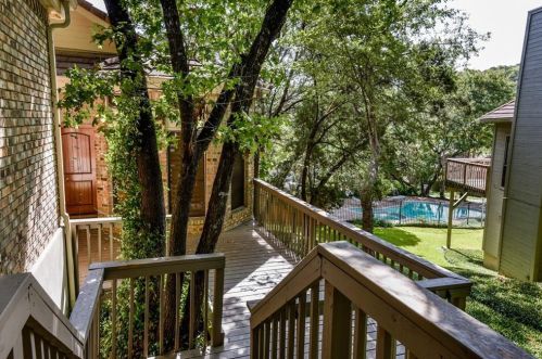 3509 Fawn Trl, Austin TX  78746-1463 exterior