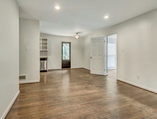 2849 Crescendo Dr, Atlanta, GA 30318-6045