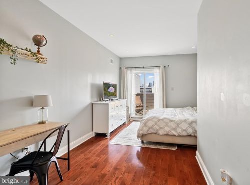 1924 Manton St, Philadelphia PA 19146-3811 exterior