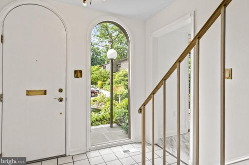 8020 Inverness Ridge Rd, Rockville, MD 20854-4011