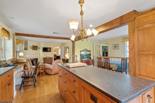 42 Main St, Dover NJ  07869-3410 exterior