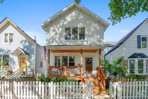 3050 Hoyne Ave, Chicago IL  60618-6419 exterior