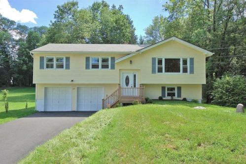 40 Hillis Ter, Poughkeepsie NY  12603-5812 exterior