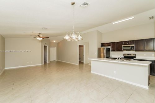 271 Ridgecrest Dr, Fort Pierce FL  34953-8305 exterior