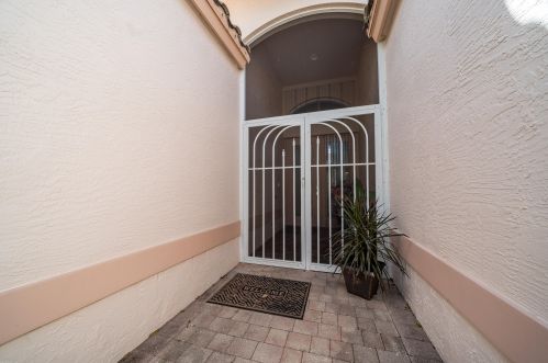 426 Springview Loop, Fort Pierce FL  34986-2663 exterior