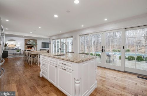 8701 Belmart Rd, Rockville MD  20854-1610 exterior