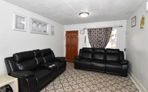 2911 33, Milwaukee WI 53215-3619 exterior