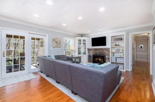 225 Abington Dr, Atlanta GA 30328-1203 exterior