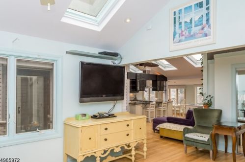 28 Rd, Bloomingdale NJ 07403-1425 exterior