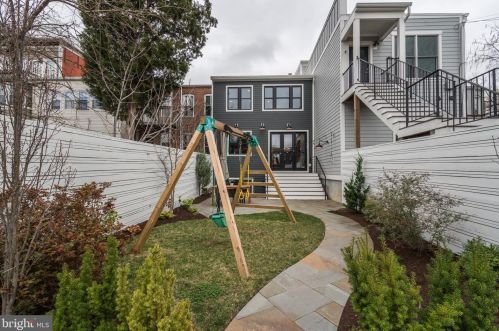 1012 8 St, Washington DC 20002-3621 exterior