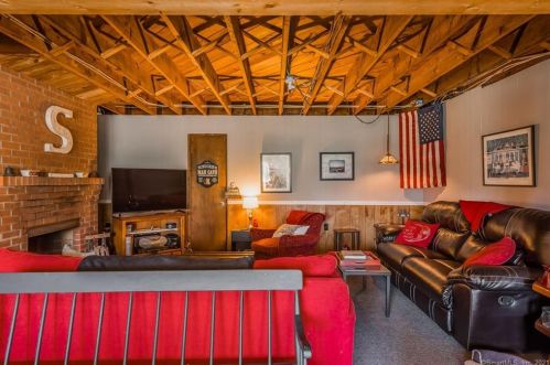 211 Frst St, Hartford CT 06118-2349 exterior