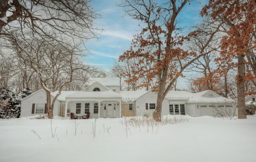 2450 117th St, Milwaukee, WI 53226-1120