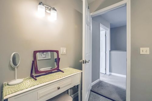 4 Bow Center Rd, Concord NH 03304-4241 exterior