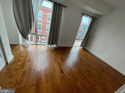 924 15 St, Philadelphia PA 19146-2141 exterior