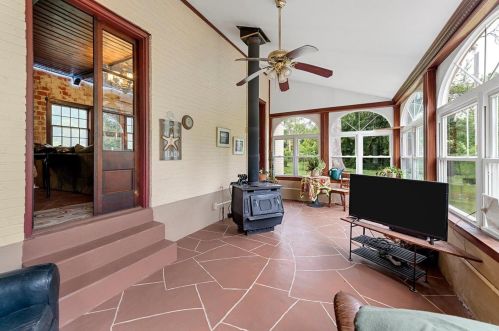 1360 Coburg Lands Dr, Saint Louis MO 63137-3008 exterior