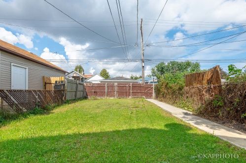 542 43rd Pl, Chicago IL 60609-3424 exterior