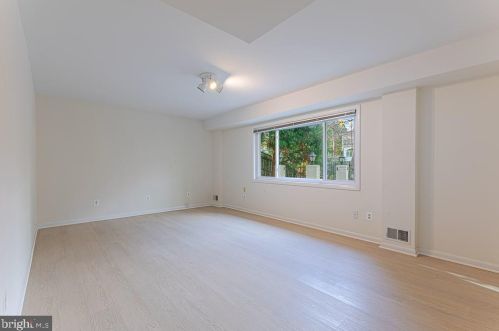 1515 Highwood Dr, Mc Lean VA  22101-5800 exterior