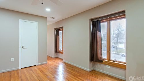 5 Boxwood Rd, Piscataway NJ 08854-5942 exterior