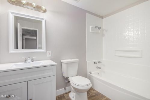 1636 61 St, Phoenix AZ 85033-1714 exterior