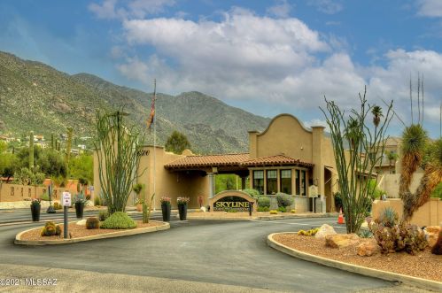 5135 Calle Brillante, Tucson AZ 85718-1800 exterior