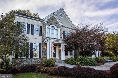 13606 Mt Prospect Dr, Rockville MD 20850-3510 exterior