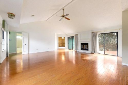 11611 Buttonwood Dr, Austin TX  78759-3857 exterior