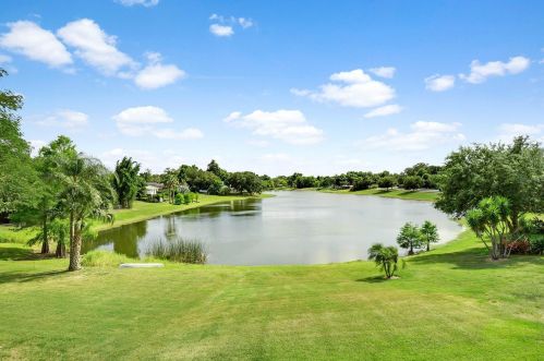 900 Bahama Dr, Orlando FL exterior