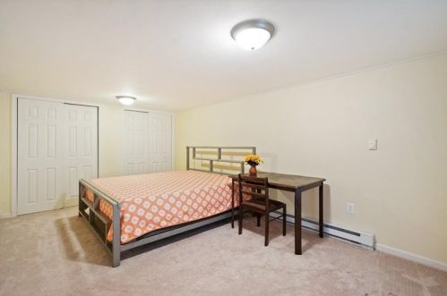 1152 Pinewood Dr, Pittsburgh PA 15243-1810 exterior