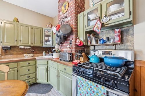 671 6 St, Boston MA 02127-3131 exterior