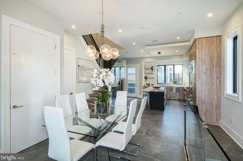 722 Broad St, Philadelphia PA 19146-3119 exterior