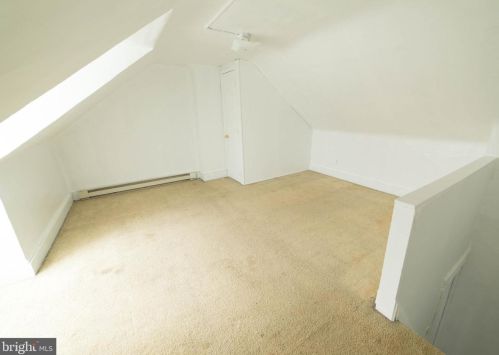 651 Hebrank St, Lancaster PA 17603-5633 exterior