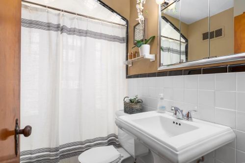 5828 Potomac St, Saint Louis MO 63139-1927 exterior