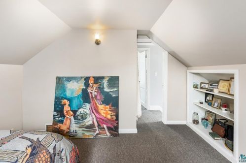 12 Chester Pkwy, Duluth MN 55805-1530 exterior