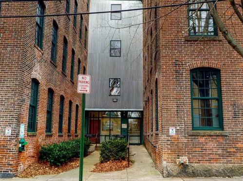 409 Pine St, Providence, RI 02903-4519