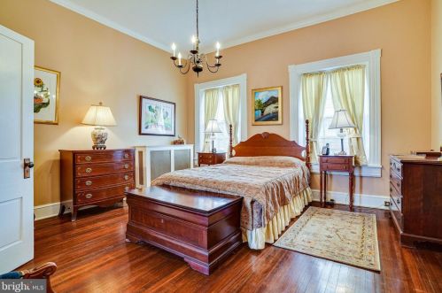 126 Fairfax St, Alexandria VA 22314-3331 exterior