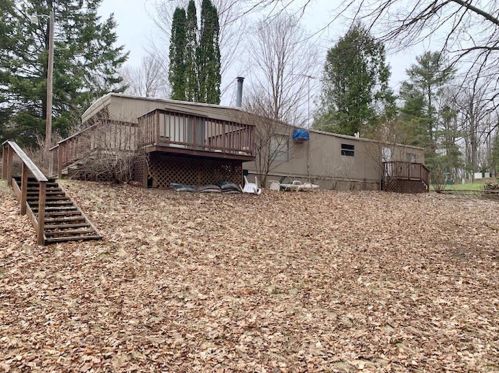 9776 White Lake Rd, Suring, WI 54174-9663