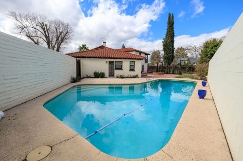 1267 Canal Dr, Turlock CA  95380-4159 exterior