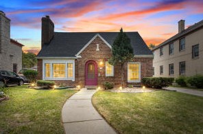 2770 Avondale Blvd, Milwaukee WI 53210-1364 exterior