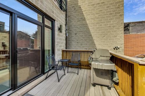 2637 Wayne Ave, Chicago IL 60614-1231 exterior