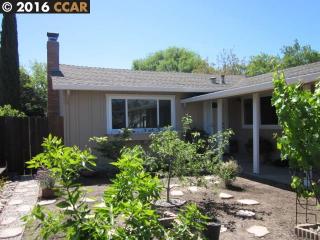 3585 Dormer Ct, Concord, CA 94519-1608