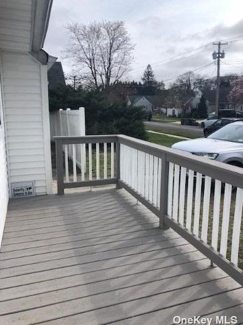 7 Gaulton Dr, Babylon, NY 11703-2305